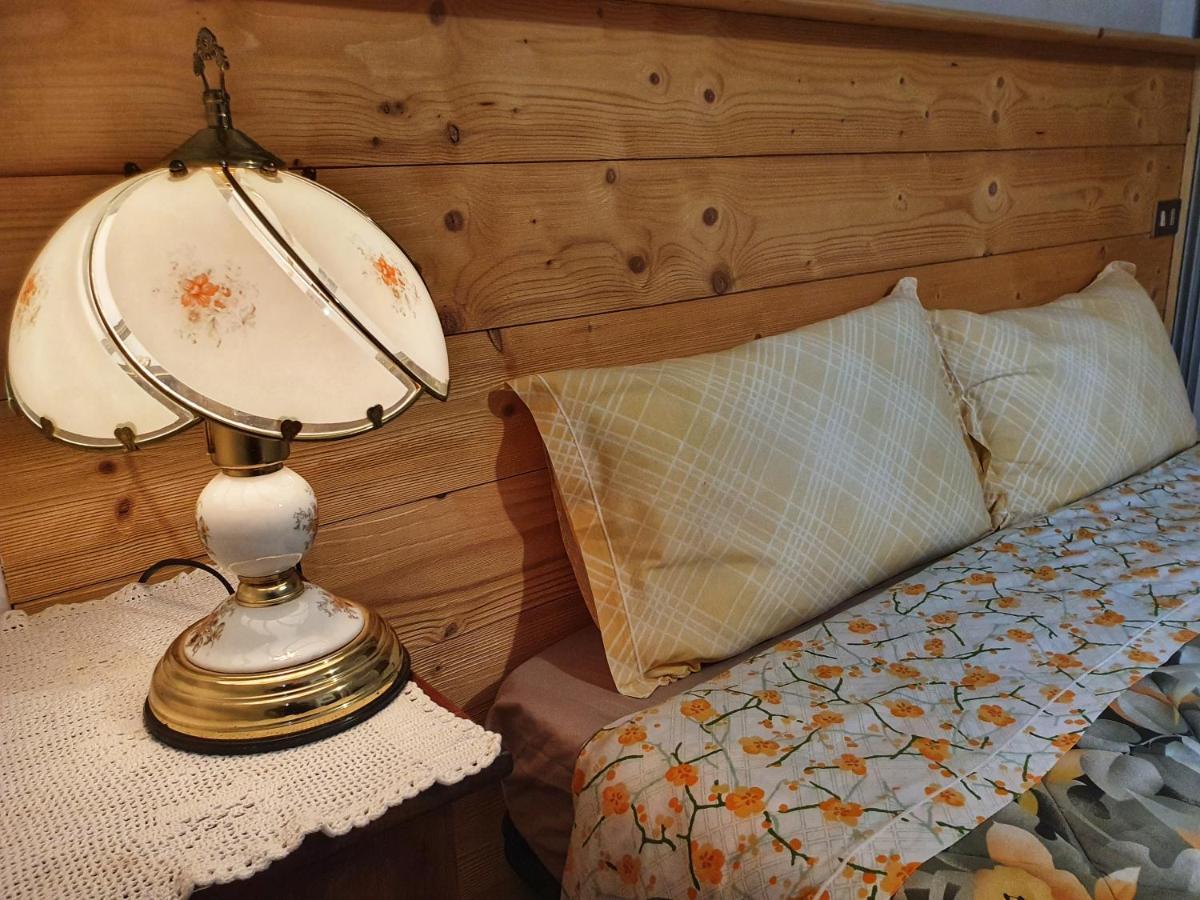 B&B Il Pettirosso Malonno Exterior photo